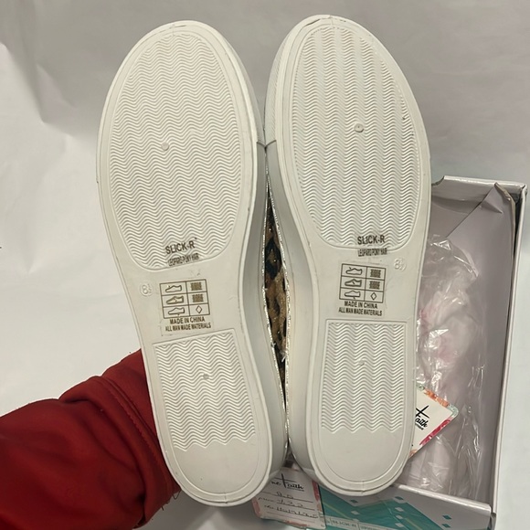 ANNA Leopard Print Slip-On Shoes - Picture 4 of 4